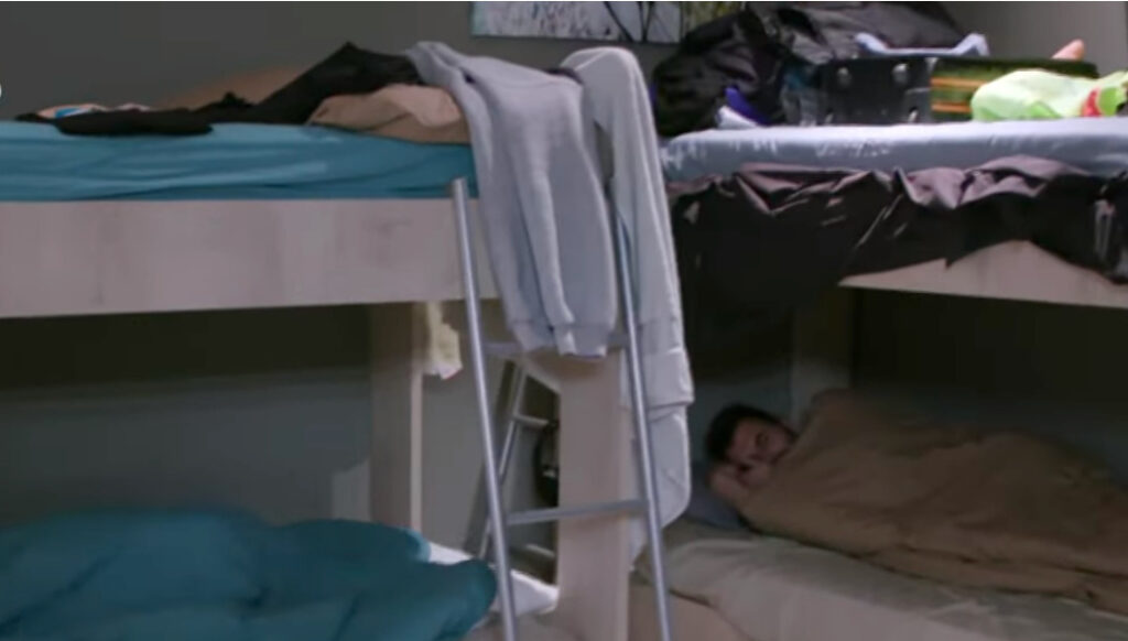 MasterChef: Τους σήκωσαν νωρίτερα από τα κρέβατια αλλά δεν φορούσαν τα βρ@κι@ τους. masterchef:-Τους-σήκωσαν-νωρίτερα-από-τα-κρέβατια-αλλά-δεν-φορούσαν-τα-βρ@κι@-τους.