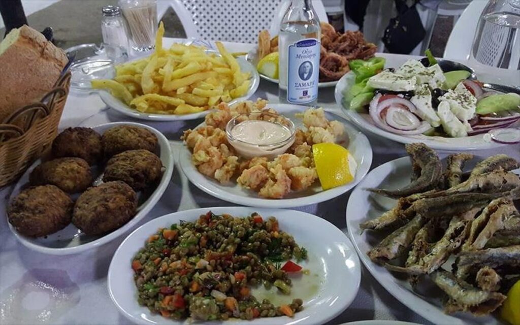 Πάτρα:-Ξεσπάει-ο-ιδιοκτήτης-της-ταβέρνας-για-την-παρέα-που-έφαγε-στο-μαγαζί-του-και-έφυγε-χωρίς-να-πληρώσει.