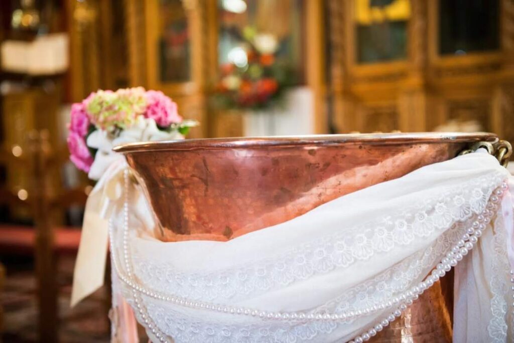 Θεσσαλονίκη:Βάφτισαν το μωρό τους αλλά όταν επέστρεψαν στο σπίτι δεν είχε τον σταυρό του… Θεσσαλονίκη:Βάφτισαν-το-μωρό-τους-αλλά-όταν-επέστρεψαν-στο-σπίτι-δεν-είχε-τον-σταυρό-του…