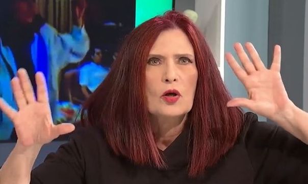 Γνωστός σκηνοθέτης αποκαλύπτει:«Συγχώρησα την Πωλίνα όταν έμεινε από άλλον…μου το είπε τους πρώτους μήνες» Γνωστός-σκηνοθέτης-αποκαλύπτει:«Συγχώρησα-την-Πωλίνα-όταν-έμεινε-από-άλλον…μου-το-είπε-τους-πρώτους-μήνες»