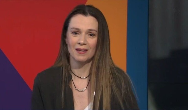 “Έσπασε” η Πέγκυ Τρικαλιώτη στον αέρα της ΕΡΤ:«Συγγνώμη…» “Έσπασε”-η-Πέγκυ-Τρικαλιώτη-στον-αέρα-της-ΕΡΤ:«Συγγνώμη…»