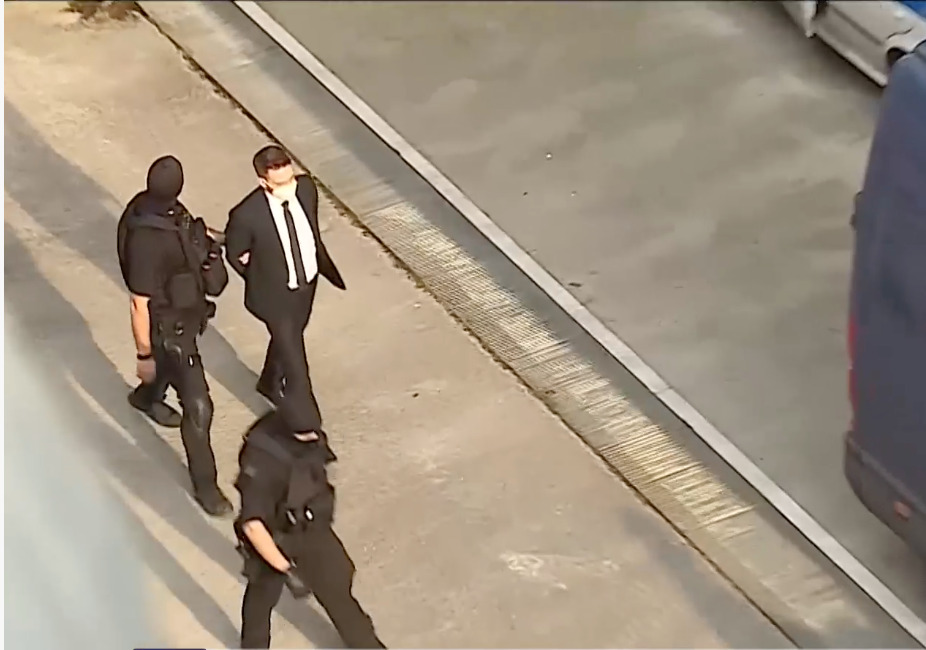 Δολοφονία Γλυκά Νερά-Δίκη πιλότου: Η αντίδραση του Μπάμπη Αναγνωστόπουλου για τα… λουλούδια. «Κλειδί» το κινητό του Μπάμπη Αναγνωστόπουλου. Δολοφονία-Γλυκά-Νερά-Δίκη-πιλότου:-Η-αντίδραση-του-Μπάμπη-Αναγνωστόπουλου-για-τα…-λουλούδια-«Κλειδί»-το-κινητό-του-Μπάμπη-Αναγνωστόπουλου.