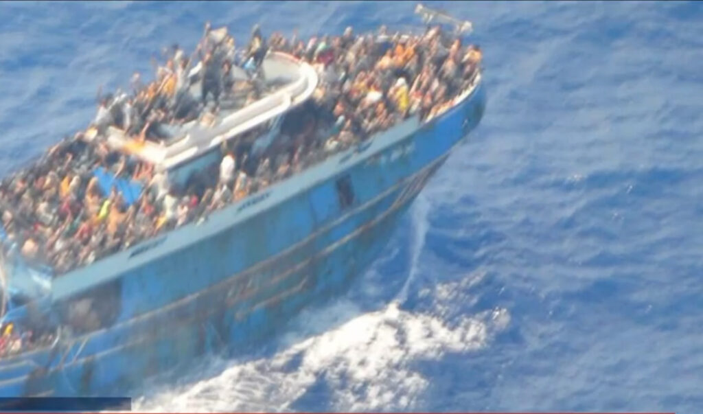 Ναυάγιο στην Πύλο: Νέα φωτογραφία του πλοίου πριν την τραγωδία – “Δεν είχαν καμιά εικόνα τι γινόταν στα αμπάρια” Ναυάγιο-στην-Πύλο:-Νέα-φωτογραφία-του-πλοίου-πριν-την-τραγωδία-–-“Δεν-είχαν-καμιά-εικόνα-τι-γινόταν-στα-αμπάρια”