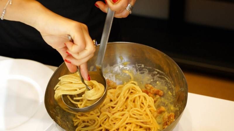 Μύκονος: Πλήρωσε τη μακαρονάδα “χρυσή” – Ένα πιατό μακαρόνια της κόστισε… Μύκονος:-Πλήρωσε-τη-μακαρονάδα-“χρυσή”-–-Ένα-πιατό-μακαρόνια-της-κόστισε…