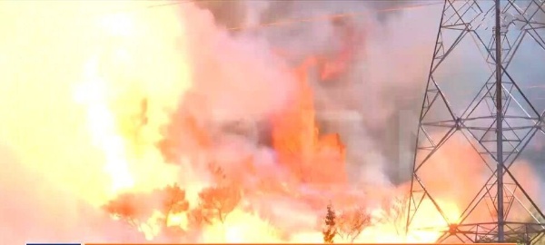 Μεγάλη-φωτιά-στον-Κουβαρά-Αττικής-–-«Μέσα-σε-μία-ώρα-η-φωτιά-ξέφυγε»