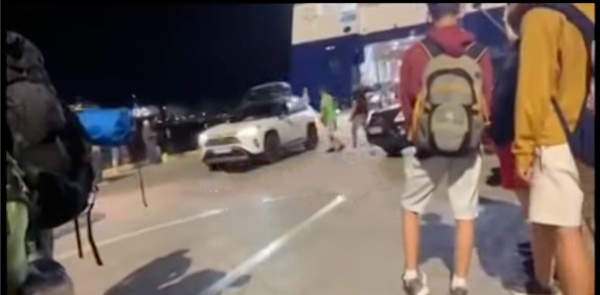 Οδυσσέας Σταμούλης: Έφτασε η σορός του γιου του στον Πειραιά – Η τελευταία πράξη του δράματος Οδυσσέας-Σταμούλης:-Έφτασε-η-σορός-του-γιου-του-στον-Πειραιά-–-Η-τελευταία-πράξη-του-δράματος