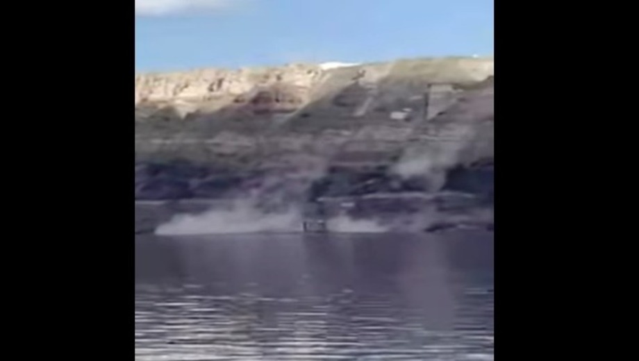 Σεισμοί στη Σαντορίνη: Τρομακτικό βίντεο με κατολίσθηση στο νησί – Ήχησε το «112» Σεισμοί-στη-Σαντορίνη:-Τρομακτικό-βίντεο-με-κατολίσθηση-στο-νησί-–-Ήχησε-το-«112»