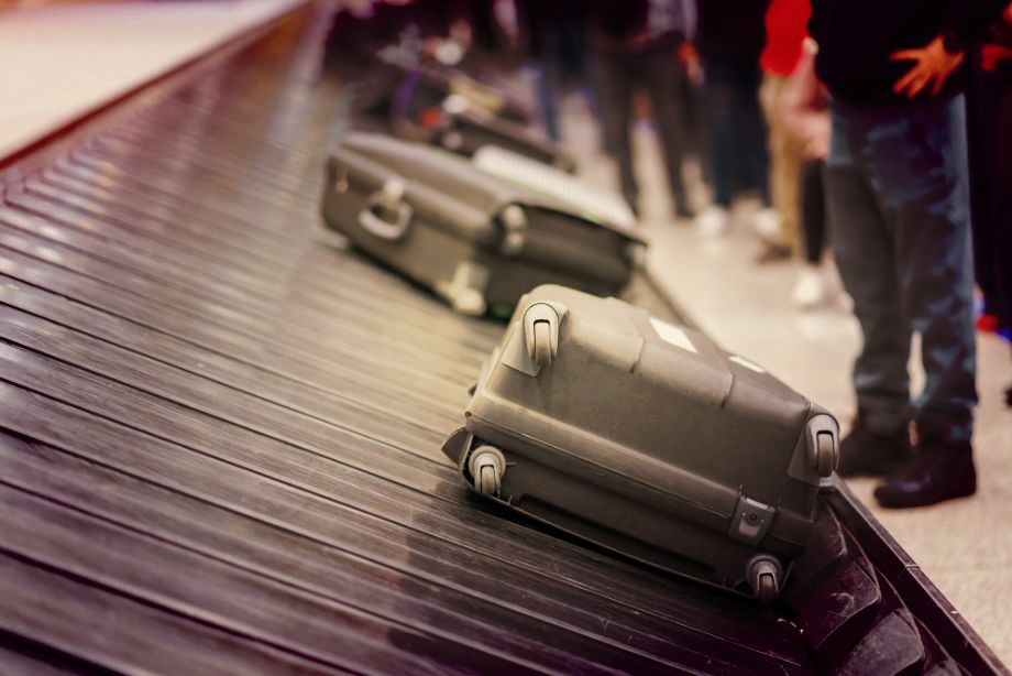 Φρίκη-και-ανατριχίλα-σε-μεγάλο-αεροδρόμιο!-Καθαρίστρια-εντόπισε…