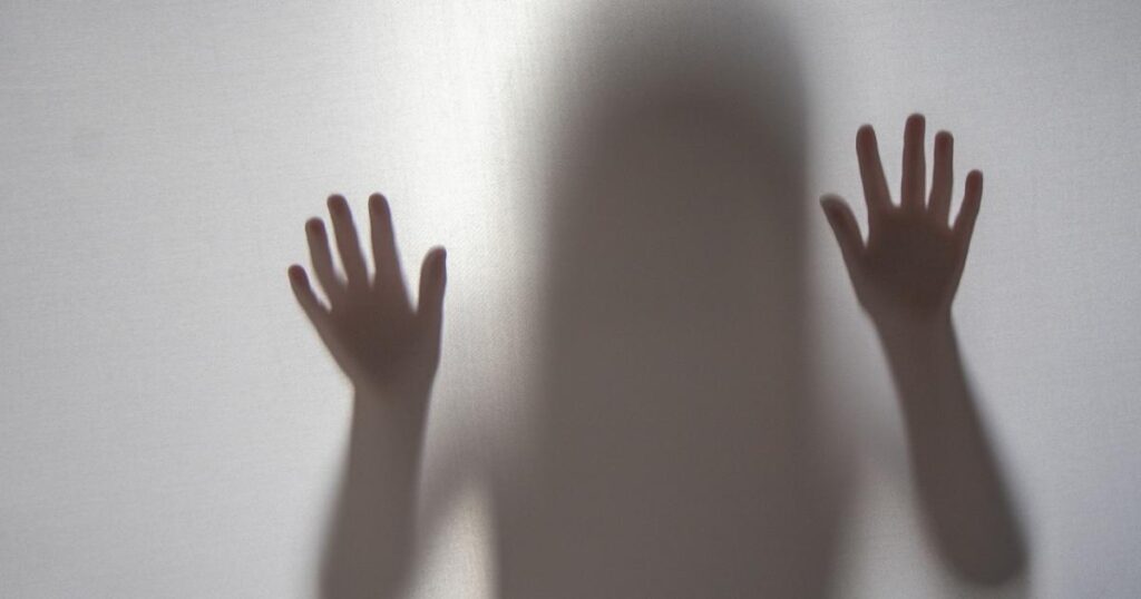 Ρόδος:-Φρίκη-και-αηδία!-Τραγικό-περιστατικό-με-7χρονη-–-Τη-βρήκε-ο-πατέρας-μέσα-στο-ξενοδοχείο-να…