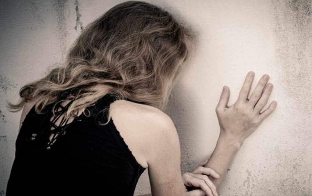 Βόλος:-31χρονος-μάλωσε-με-την-έγκυο-σύντροφό-του,-επειδή-τη-ζήλευε-και-μπροστά-στα…