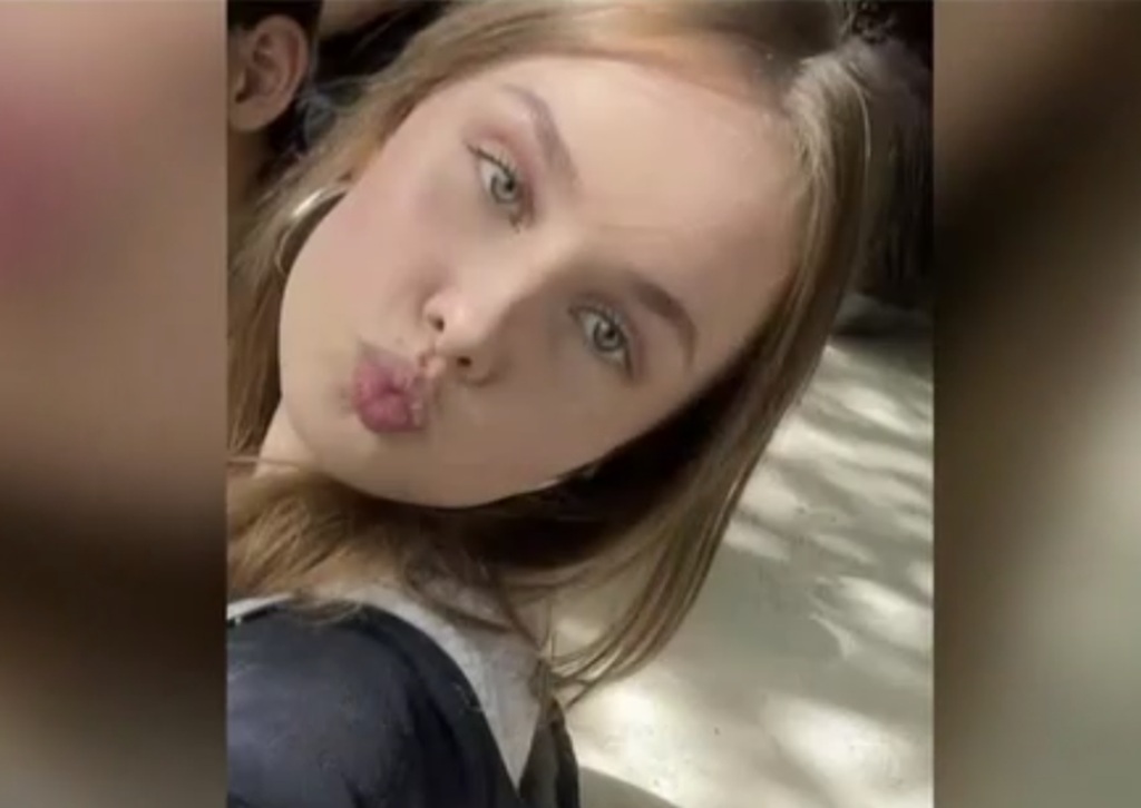 Εξαφάνιση Λόρα: Είναι το κορίτσι που είδαν στη Βάρη; Η αντίδραση της όταν είδε να την παίζουν στην τηλεόραση Εξαφάνιση-Λόρα:-Είναι-το-κορίτσι-που-είδαν-στη-Βάρη;-Η-αντίδραση-της-όταν-είδε-να-την-παίζουν-στην-τηλεόραση