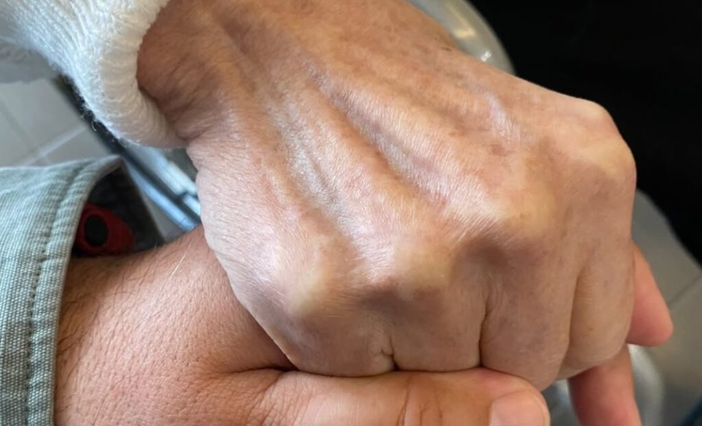 Πολή-δύσκολες-στιγμές!-Πέθανε-η-μητέρα-του-Γρηγόρη!-“Συγχώρεσέ-με…”