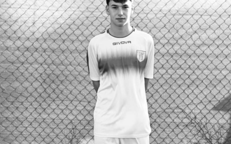 Βαρύ-και-ασήκωτο-το-πένθος-για-τον-17χρονο-Θεόδωρο-–-Το-παιχνίδι-που-του-έπαιξε-η-ζωή,-χθες-το-βράδυ…