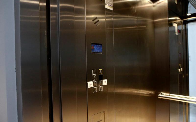 Ελλάδα – Θρίλερ σε εξέλιξη μέσα σε ασανσέρ ξενοδοχείου! – Σκηνικό ταινίας τρόμου – Βρέθηκε μία… Ελλάδα-–-Θρίλερ-σε-εξέλιξη-μέσα-σε-ασανσέρ-ξενοδοχείου!-–-Σκηνικό-ταινίας-τρόμου-–-Βρέθηκε-μία…