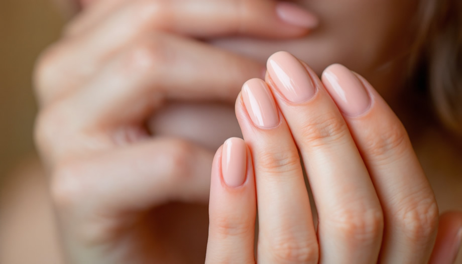 Αυτή-η-τάση-στο-μανικιούρ-θα-επικρατήσει,-πριν-το-Πάσχα-–-Είναι-σικάτο-και-ταιριάζει-σε-όλες!