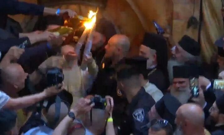 Πάσχα:-Αγωνία!-Θα-έρθει-φέτος-το-Άγιος-Φως-στην-Ελλάδα;-Πώς-θα-φτάσει-εν-μέσω-συγκρούσεων;