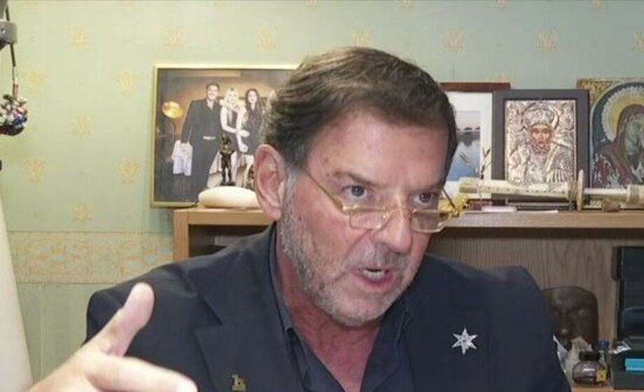 Σοκ! Πασίγνωστη κυρία της τηλεόρασης είδε τα κλεμμένα κοσμήματά της στον Τσαγκαράκη – Το σχέδιο για να τα πάρει πίσω Σοκ!-Πασίγνωστη-κυρία-της-τηλεόρασης-είδε-τα-κλεμμένα-κοσμήματά-της-στον-Τσαγκαράκη-–-Το-σχέδιο-για-να-τα-πάρει-πίσω