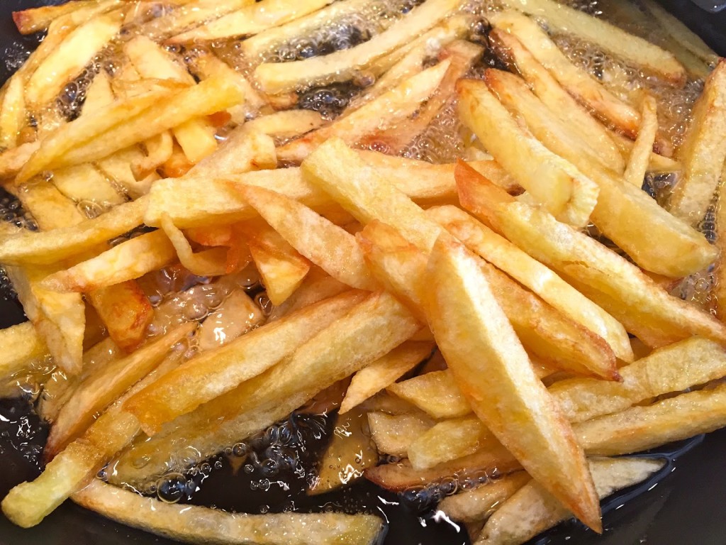 Αφρίζει-το-λάδι-όταν-τηγανίζετε;-Αυτός-είναι-ο-αηδιαστικός-λόγος-που-λίγοι-γνωρίζουν!