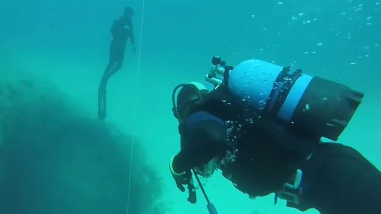 Βουλιαγμένη: Ανατριχιαστικό! Τι δείχνει η κάμερα που είχε πάνω του ο δύτης; – Σοκαριστικό να το δεις… Βουλιαγμένη:-Ανατριχιαστικό!-Τι-δείχνει-η-κάμερα-που-είχε-πάνω-του-ο-δύτης;-–-Σοκαριστικό-να-το-δεις…