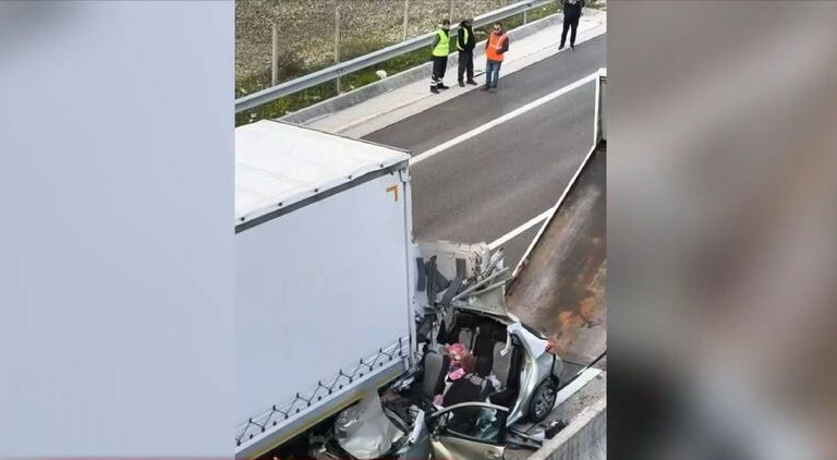 Διπλό-τροχαίο-στην-Εγνατία-οδό:-Σπαρακτικές-σκηνές-έξω-από-το-νοσοκομείο-–-Ο-σύζυγος-της…