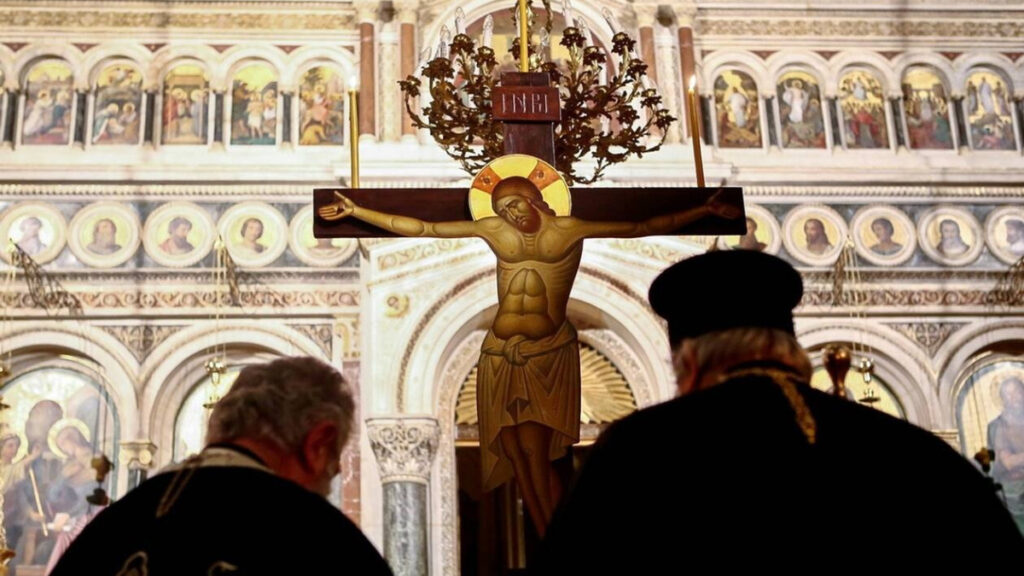 Εύβοια:-Μεγάλη-αναστάτωση-μέσα-στην-εκκλησία!-Τη-στιγμή-που-διάβαζε-ο-ιερέας-το-Ευαγγέλιο…