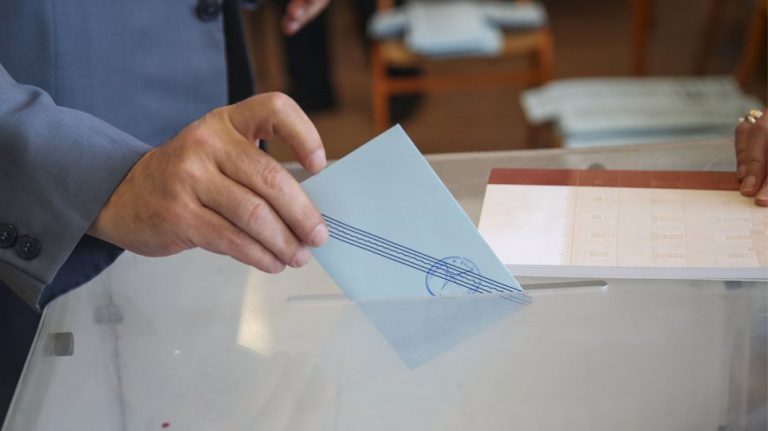 Οι πρώτες δημοσκοπήσεις δείχνουν ανατροπή! Πού βρίσκεται Τσίπρας, ΠΑΣΟΚ, Καρυστιανού, Συριζα; Οι-πρώτες-δημοσκοπήσεις-δείχνουν-ανατροπή!-Πού-βρίσκεται-Τσίπρας,-ΠΑΣΟΚ,-Καρυστιανού,-Συριζα;