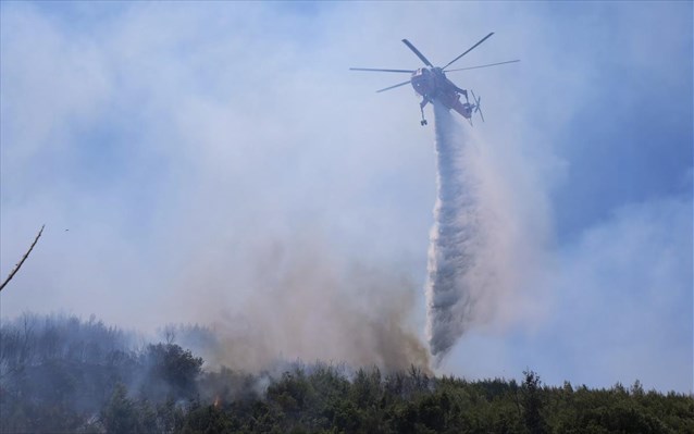 Έκτακτο-–-Φωτιά-στην-Αθήνα-–-Σηκώθηκαν-ελικόπτερα…