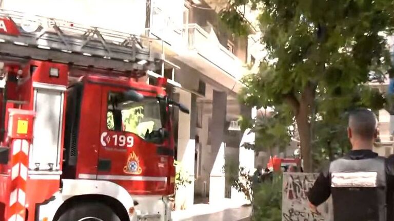 Τελευταία εξέλιξη! Φωτιά σε ξενοδοχείο στο κέντρο της Αθήνας Τελευταία-εξέλιξη!-Φωτιά-σε-ξενοδοχείο-στο-κέντρο-της-Αθήνας