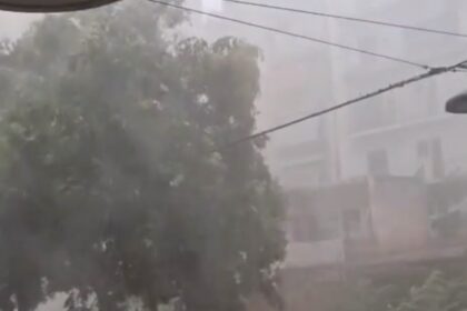 Στο-έλεος-της-κακοκαιρίας-η-Αττική-–-Μεγάλο-μπουρίνι-σε-εξέλιξη-–-Ρίχνει-“καρέκλες”