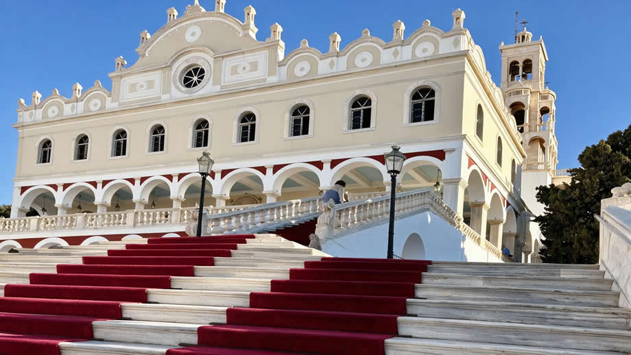 Τι σημαίνει η ευχή που λέμε τον Δεκαπενταύγουστο; – Είναι σωστή ή λάθος; Τι-σημαίνει-η-ευχή-που-λέμε-τον-Δεκαπενταύγουστο;-–-Είναι-σωστή-ή-λάθος;