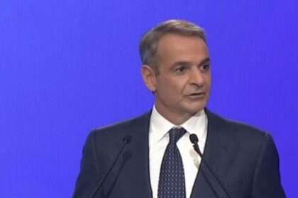 Πώς-λειτουργεί-ο-“κουμπαράς”-Μητσοτάκη-και-πότε-το-παιδί-θα-μπορεί-να-κάνει-ανάληψη